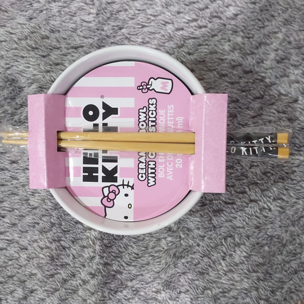 Hello Kitty Bundle - Picture 3 of 6